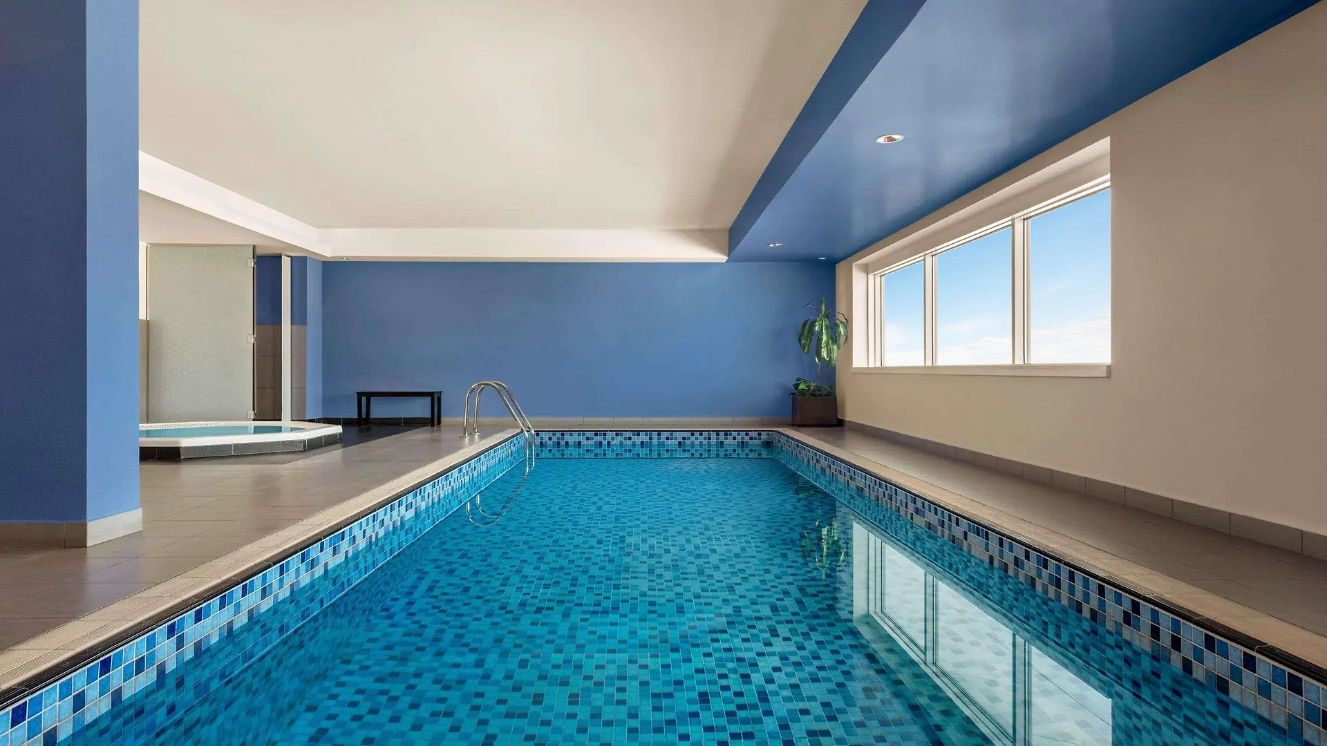 Ramada Plaza By Wyndham Dubai Deira Hotell 4*,