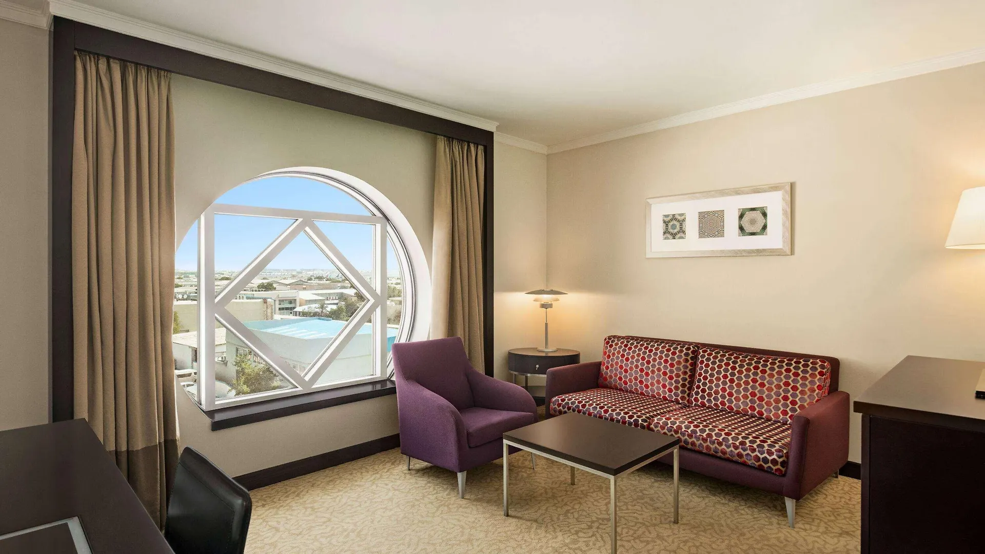 Ramada Plaza By Wyndham Dubai Deira Hotell