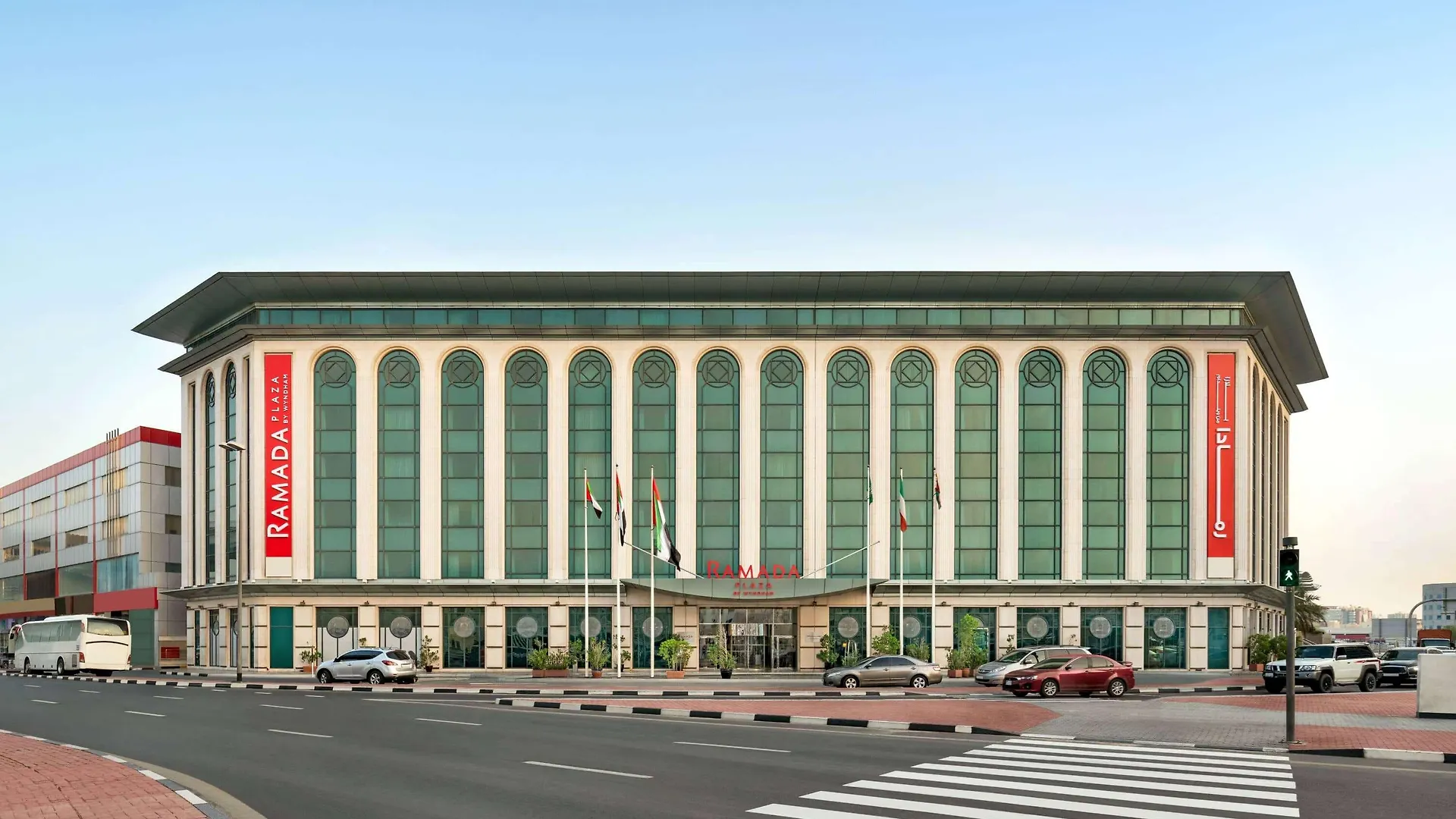Ramada Plaza By Wyndham Dubai Deira Hotell