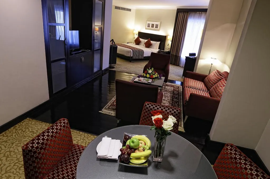 Ramada Plaza By Wyndham Dubai Deira Hotell
