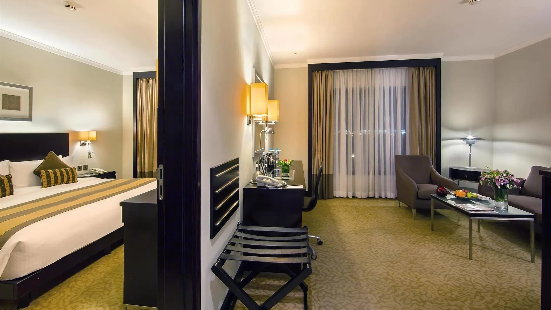 Ramada Plaza By Wyndham Dubai Deira Hotel 4*,