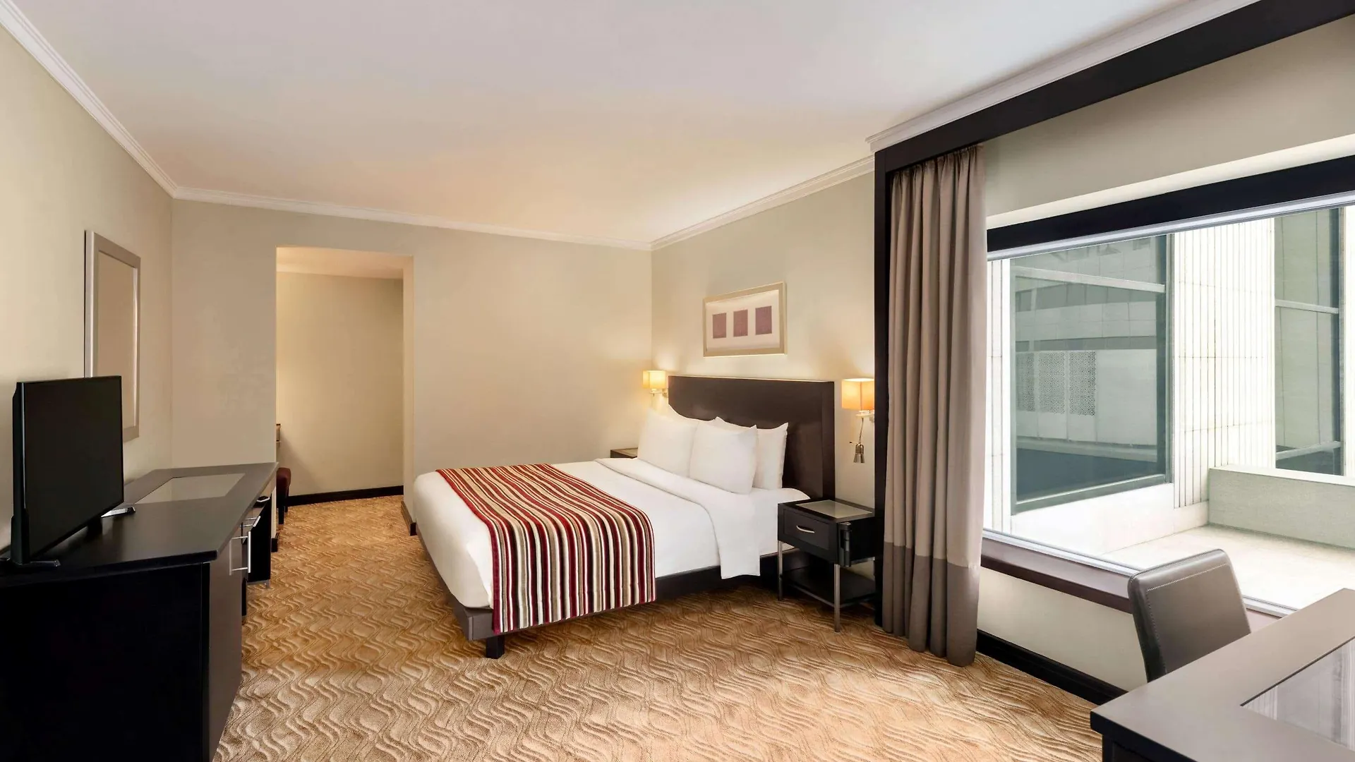 Ramada Plaza By Wyndham Dubai Deira Otel