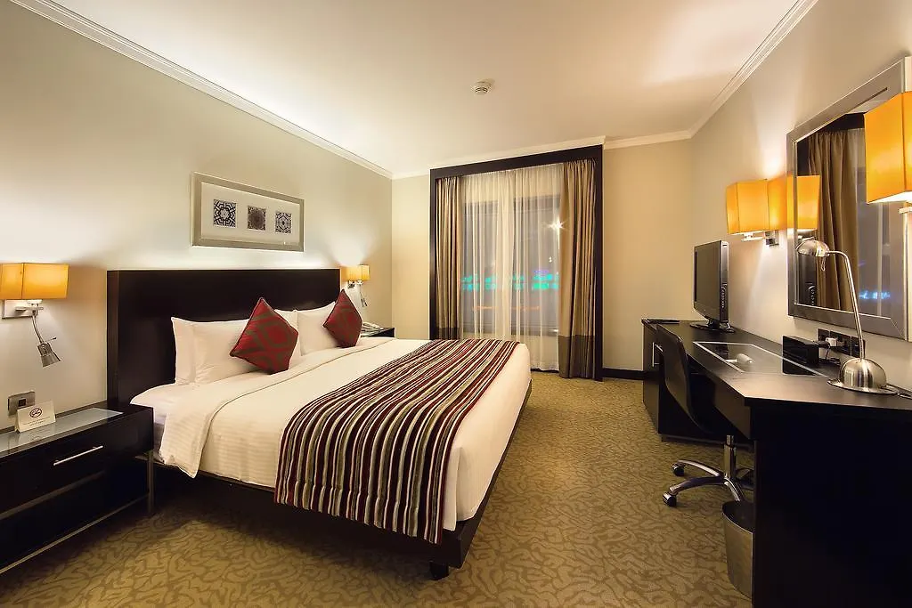 Ramada Plaza By Wyndham Dubai Deira Otel