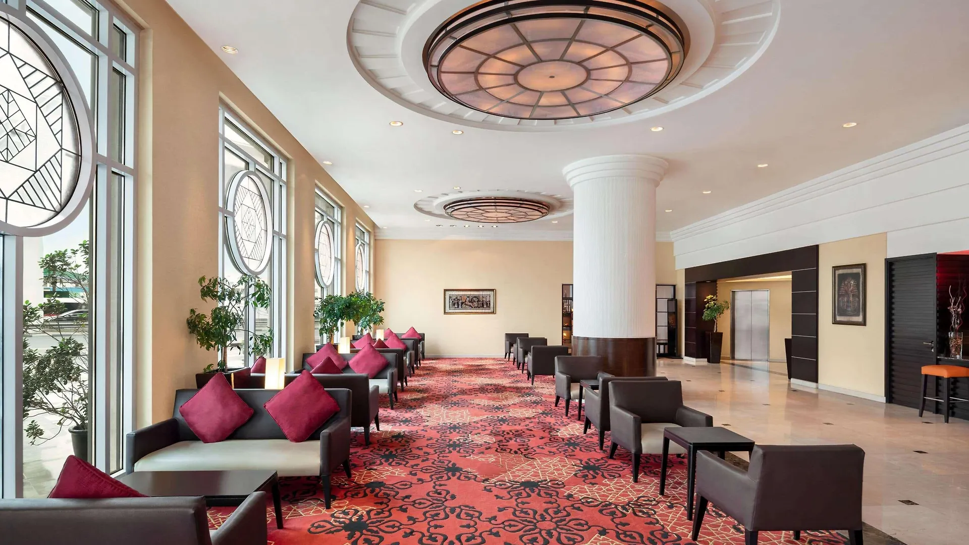 Ramada Plaza By Wyndham Dubai Deira Otel