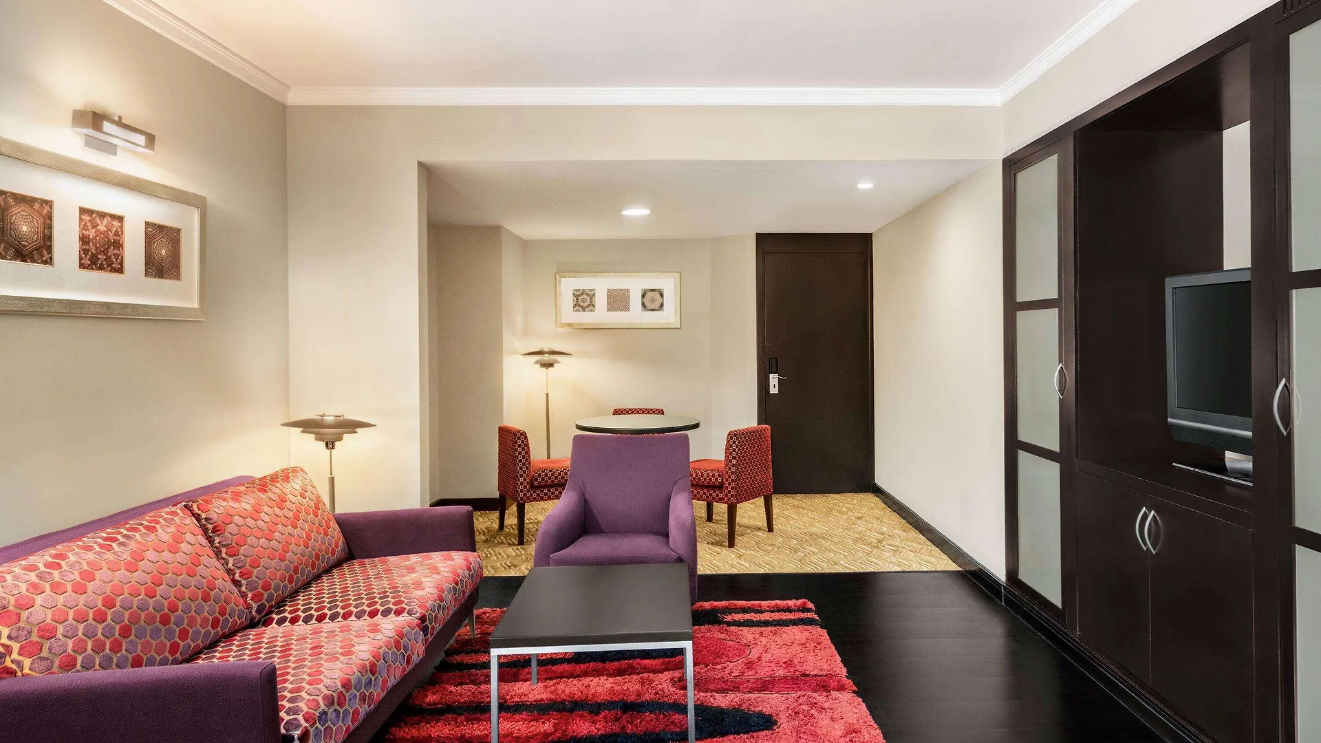 Ramada Plaza By Wyndham Dubai Deira Otel 4*,