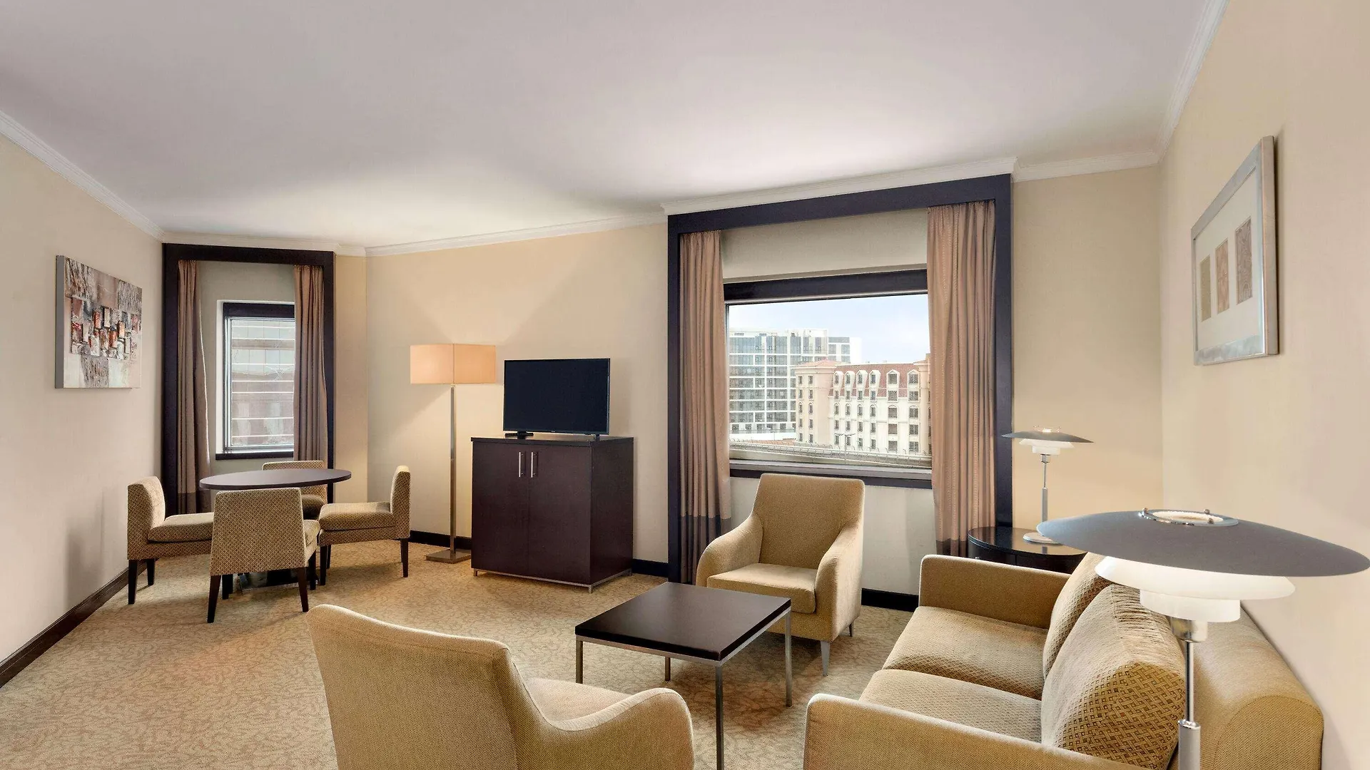 Ramada Plaza By Wyndham Dubai Deira Otel