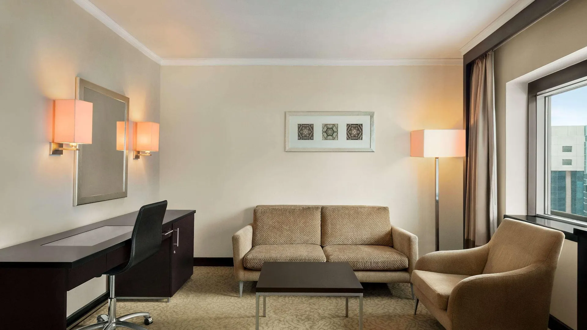 Ramada Plaza By Wyndham Dubai Deira Otel