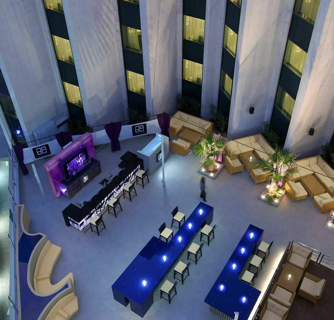 Ramada Plaza By Wyndham Dubai Deira Otel