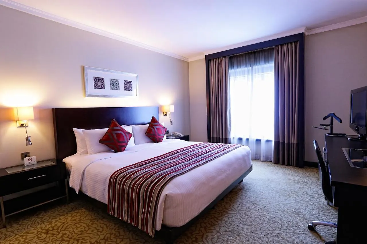 Ramada Plaza By Wyndham Dubai Deira Otel